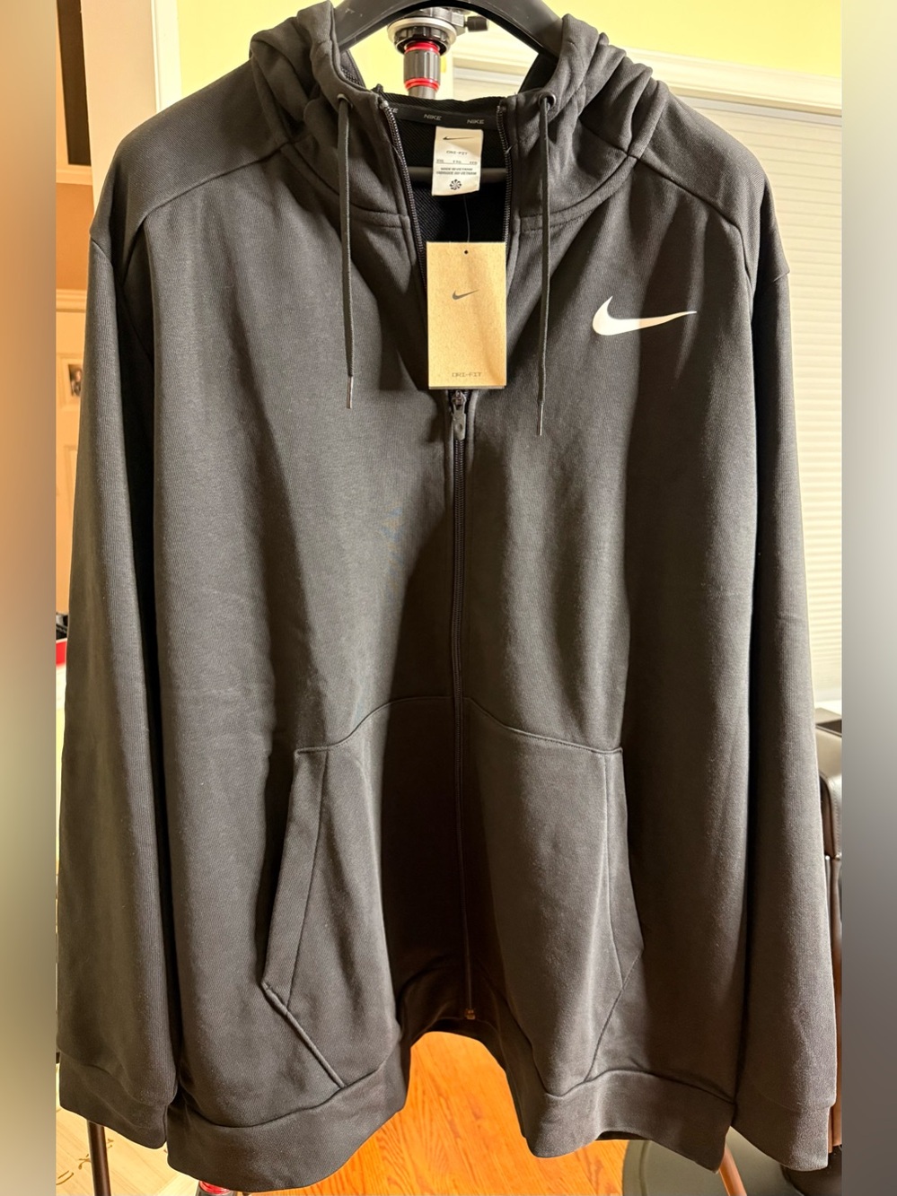 Beautiful Nike Black Full-Zip Hooded Sweatshirt!!! - Picture 5 of 7